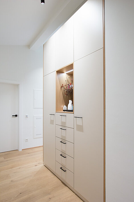 270cm hoher Schrank