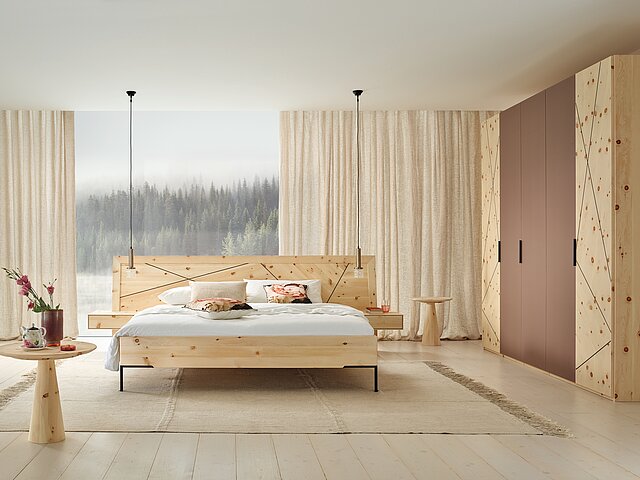 Modernes Zirbenschlafzimmer