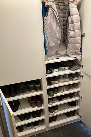 Schuhschrank in der Garderobe