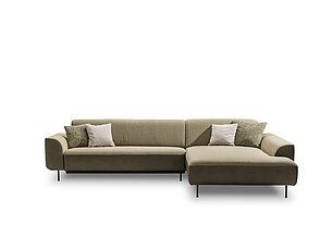 L-förmiges Sofa mit Armlehnen