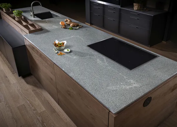 Steinplatte Mühltalsee Holzküche