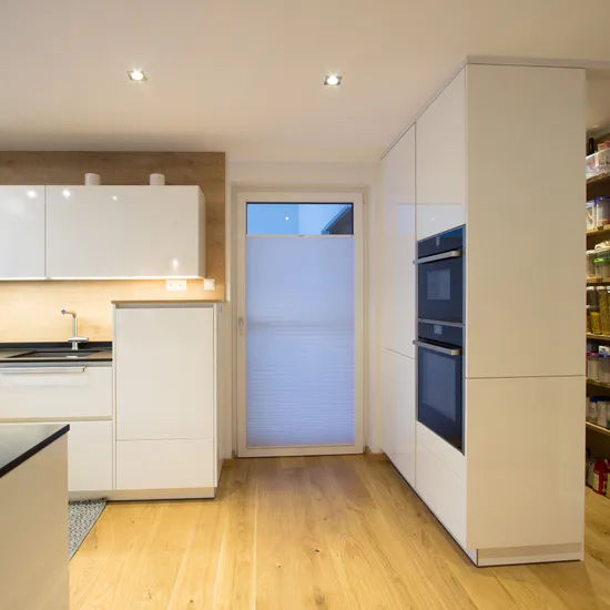 Begehbare Speisekammer