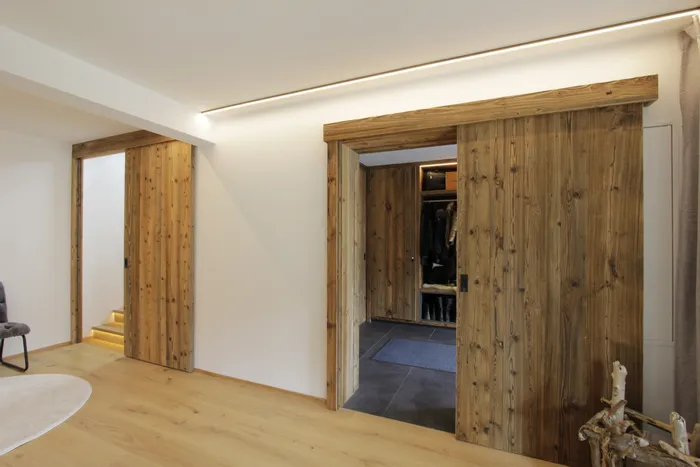 Schiebetüre zum Eingangsbereich