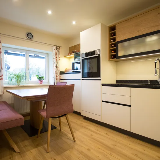 Kleine Küche mit Essplatz