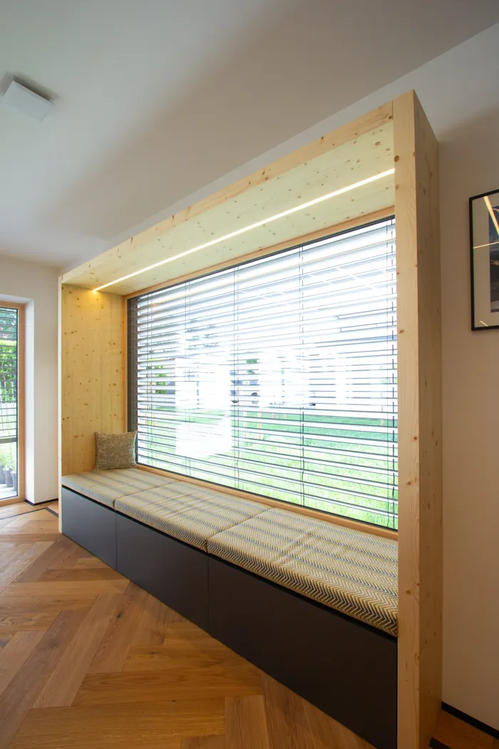 sitzfenster-kueche-holz-tischler.jpg