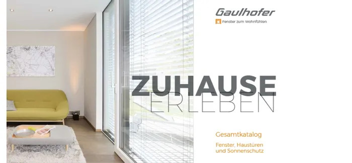 Moderner Wohnraum mit großer Fensterfront und grüner Couch, Gaulhofer Fensterkatalog Titel