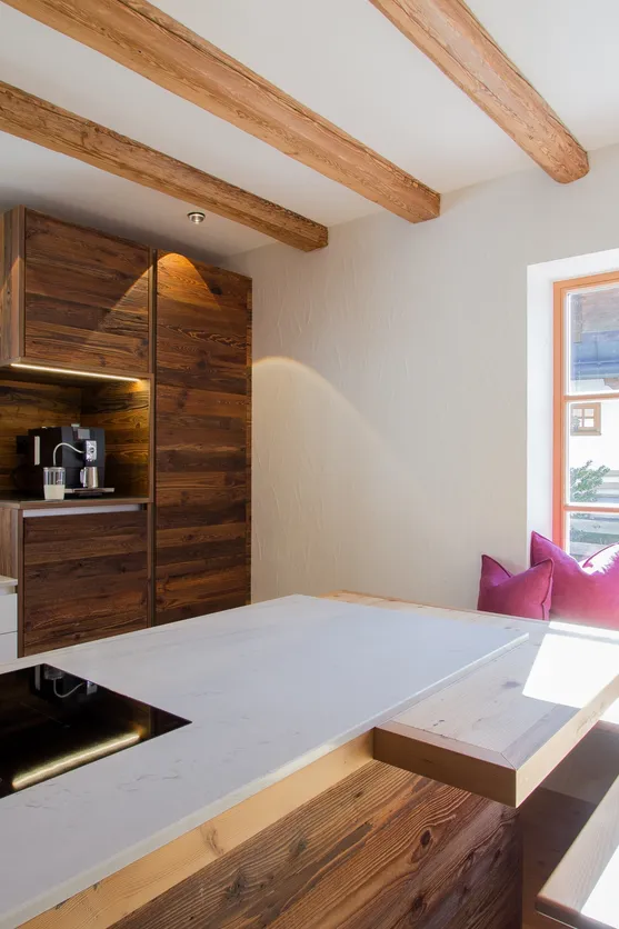 Gemütlicher Sitzplatz an der Kücheninsel