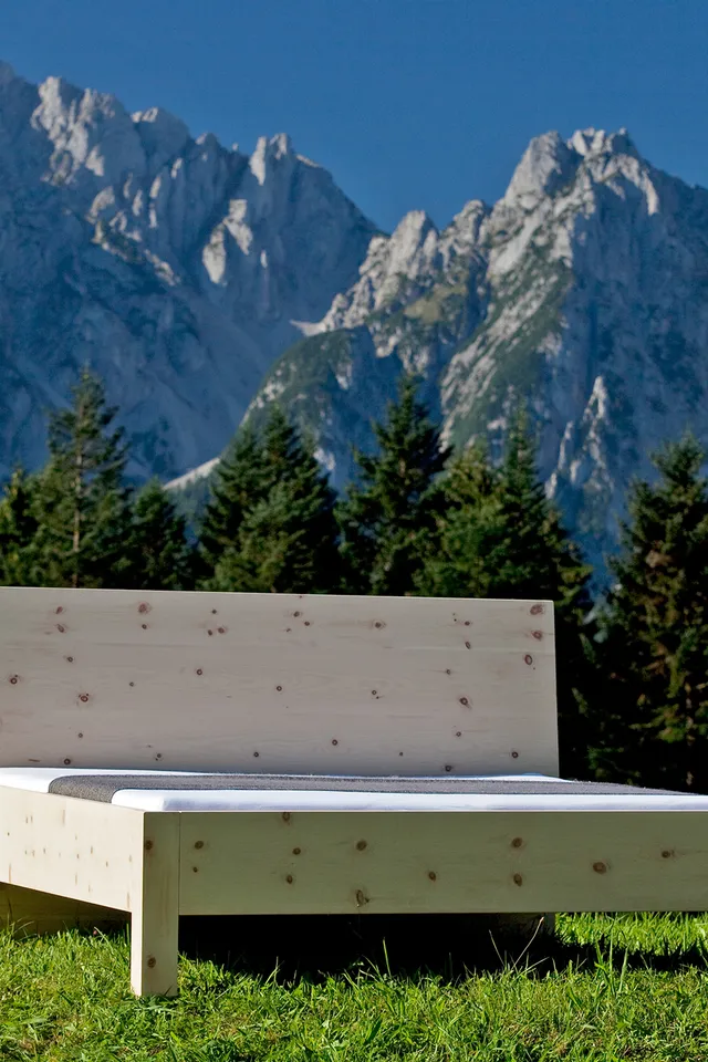 Zirbenbett vom Tischler