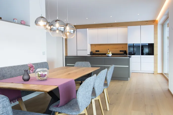 moderne-kueche-essgruppe.jpg
