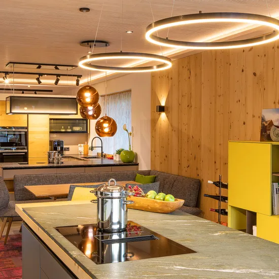 Moderne Küche und Wohnmöbel im Schauraum & Küchenstudio Laserer in Gosau
