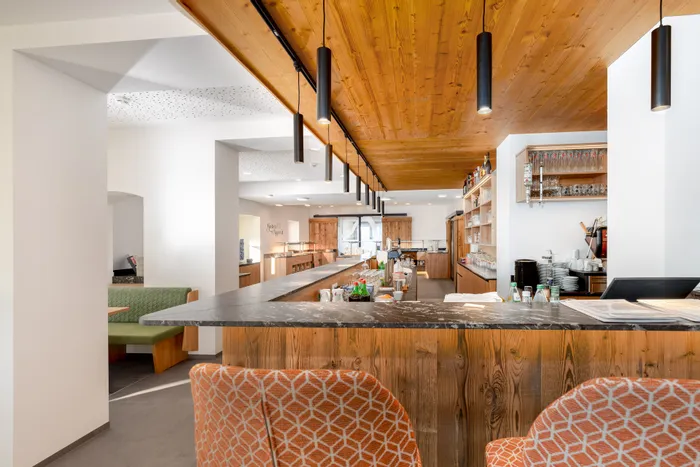 Hotelbar aus Altholz 