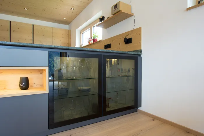 glas-schrank-kueche.jpg