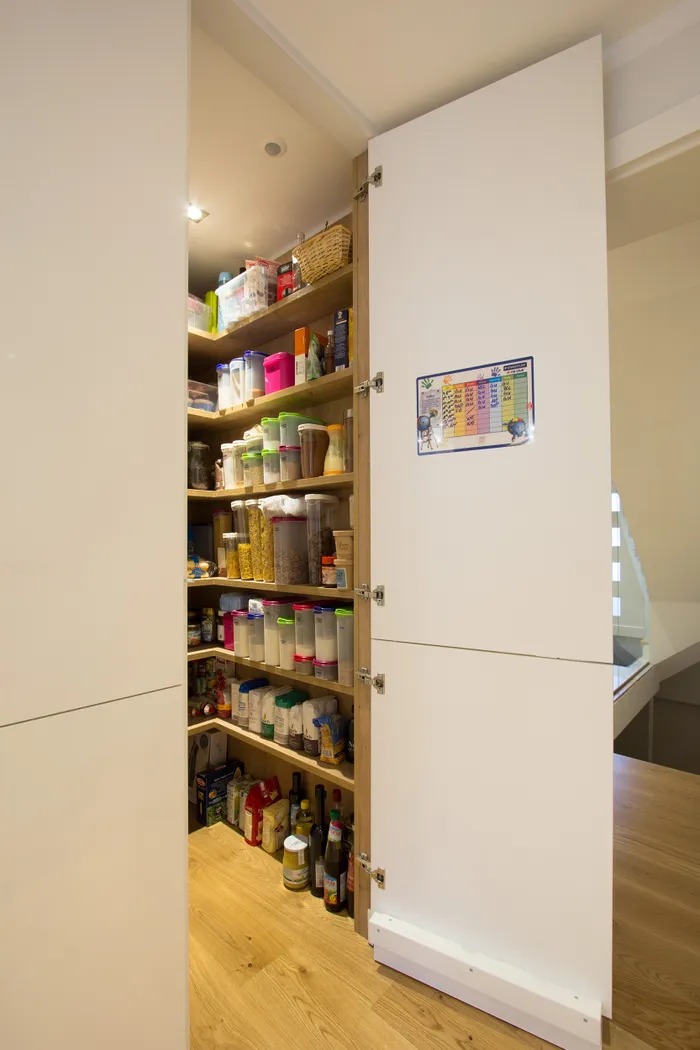 vorratsschrank-kueche.jpg