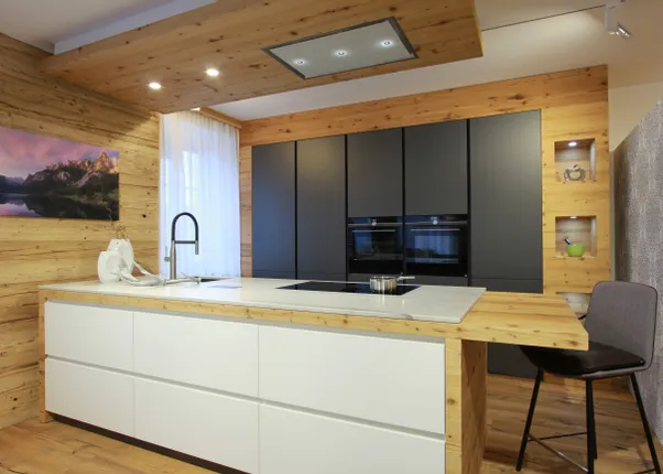 Kueche-modern-kuechenstudio-salzburg-hallein.jpg