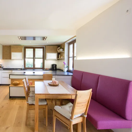 Gemütliche Küche weiß und Holz