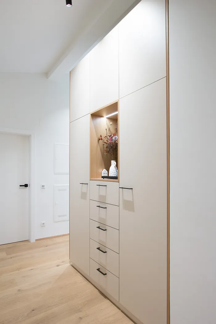 270cm hoher Schrank