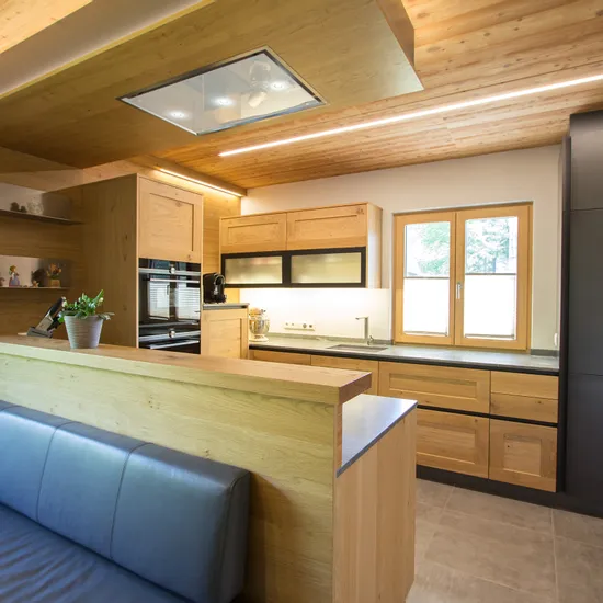 Holzküche grifflos, Landhausstil